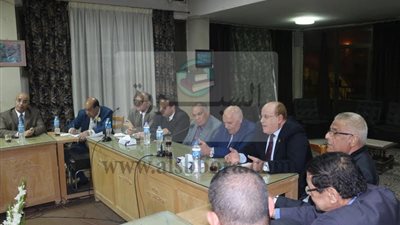 نواب البرلمان يناقشون قانون التعليم.. ويبحثون زيادة رواتب المعلمين.. وإيجاد بديل للمادة 89    