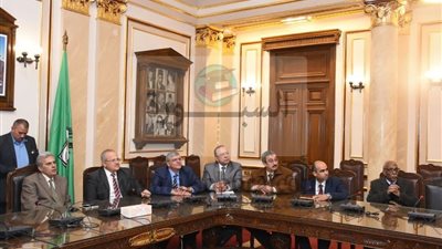 بالفيديو كونفرانس ..جابر نصار يفتتح أول شبكة الياف ضوئية فائقة السرعة بحرم جامعة القاهرة بالشيخ زايد