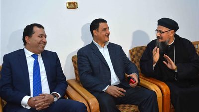 المحافظ ومدير الأمن ومدير الرقابة يقدمون التهنئة لأقباط الاقصر