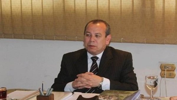 الدكتور اسماعيل عبد