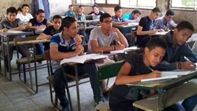 بدء امتحانات التيرم الاول لطلاب الاعدادية بالاسكندرية