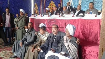 محافظ الأقصر يشهد الصلح بين أبناء عائلة عبادى 