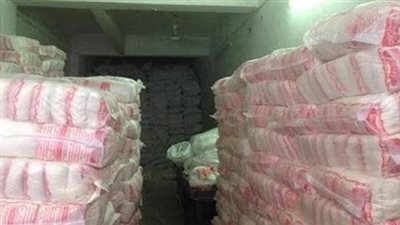 ضبط 75 طن سكر مدعم و4 طن دقيق بلدي و80 كيلو لحوم بأسيوط