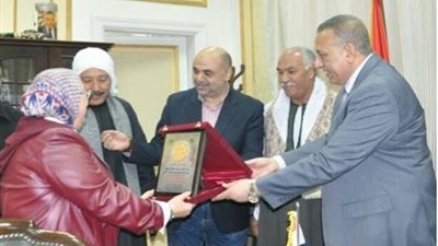 بالصور.. محافظ الجيزة ورابطة تجار سوق الجملة بـ  6 أكتوبريكرمان المديرالتنفيذي السابق