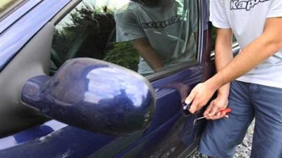 القبض على سارقى سيارة تابعة لمجلس الوزراء