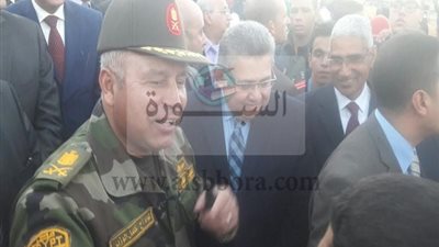 الشيحى يتفقد موقع أنفاق قناة السويس بالإسماعيلية فى مبادرة 