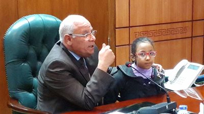 بالصور.. محافظ بورسعيد : المعلم الذي يعتاد على الدروس الخصوصية يعيش على دم كل أسرة   