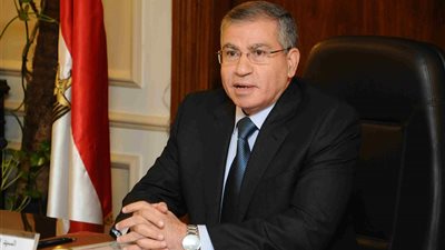 وزير التموين: البلد تواجه حرب اقتصادية.. والخونة خبوا 