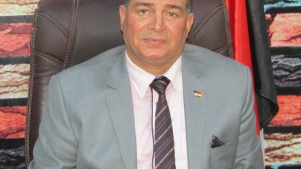 الدكتور عادل عبد