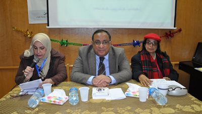 رئيس جامعة حلوان: الكتاب هو خير رفيق