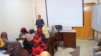 دورة تدريبية عن الغسيل الكلوى بتمريض سوهاج