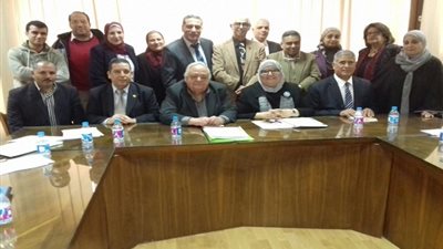 بالصور.. رئيس لجنة التعليم ببيت العائلة المصرية يوجه بالتواصل بين لجان التعليم بالمحافظات باللجنة الرئيسية  
