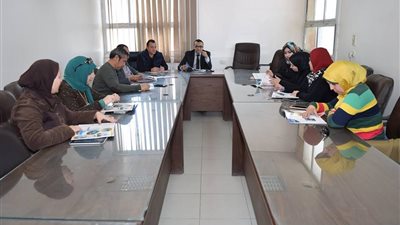 المركز الاعلامى لجامعة سوهاج يناقش اصدار نشرة الكترونية شبه دورية