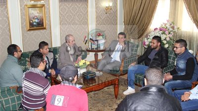 خالد عبد الغفار يلتقى بطلاب العريش ويعدهم بحل مشكلاتهم