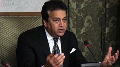 وزير التعليم العالي يلتقي طلاب العريش بجامعة قناة السويس