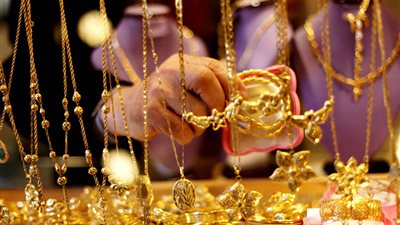 أسعار الذهب تتراجع 5 جنيهات.. وعيار 21 يسجل 600 جنيه للجرام