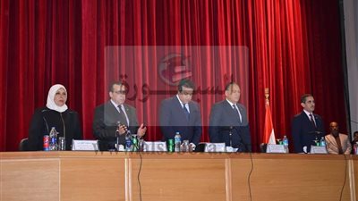 وزير التعليم العالي يستعرض تسكين طلاب العريش بجامعة القناة