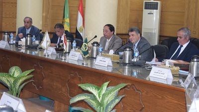 ممثل عن طلاب بنها يناقش مجلس الجامعة ويعرض المشكلات التي تواجه الطلاب