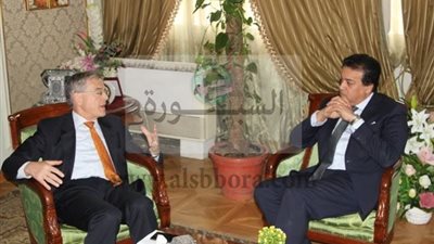 وزير التعليم العالي والبحث العلمي يستقبل السفير الألمانى بالقاهرة