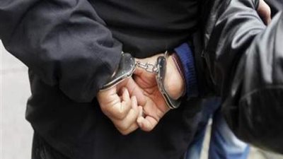 القبض على موظف بنك لاستيلاءة على 3 ملايين ونصف بشهادات مزورة