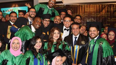 بالصور| وزير التعليم العالي يشهد حفل كلية طب أسنان جامعة عين شمس