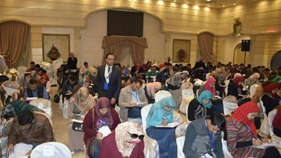 بالصور.. المهن التعليمية : انتهاء اختبار البورد البريطاني لـ 