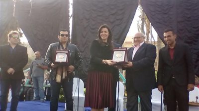 بالصور.. جامعة عين شمس تكرم مواهبها بحضور رموز الجامعة ونجوم الفن