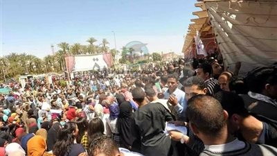 شباب الأقصر يحرج حكومة شريف اسماعيل بملتقى التوظيف