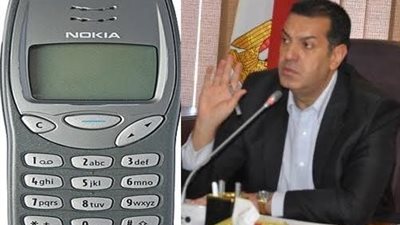 بعد قرار المحافظ.. أزمة للبحث عن موبايل بدون كاميرا بأسيوط 