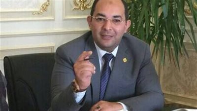 نائب يطالب بتعويض الطلاب عن وقف التغذية المدرسية بوجبة 