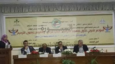 نائب رئيس جامعة عين شمس يفتتح المؤتمر الدولى لمعهد البردى والنقوش