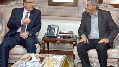 بالصور.. محافظ بني سويف يستقبل وزير الشباب والرياضة       