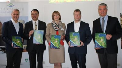 إشادة المانية لأقطاب مقاطعة راينكندورف ببرلين بالدور الإيجابي للجامعة الألمانية فرع برلين 