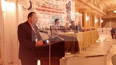 رئيس جامعة قناة السويس يفتتح المؤتمر الأول للعلوم الصيدلية