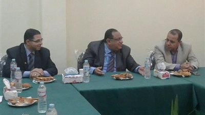 الدكتور ماجد نجم يفتتح قاعة مجلس كلية التعليم الصناعي جامعة حلوان