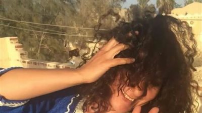 فيديو..رئيس جامعة السويس : مني برنس أخدت كورسات بأمريكا وأسبانيا على نفقة الدولة!!