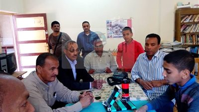 طالب بادارة إسنا التعليمية يعرض اختراع بوزارة التربية والتعليم