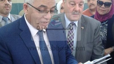 حجازى يتفقد لجنة امتحان النموذج التدريبى الاسترشادى للثانوية العامة بالجيزة