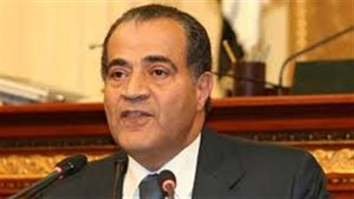 وزير التموين يحدد سن المواليد ببطاقات التموين 