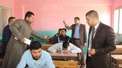 أكثر من 100 مستفيد من أهالي محافظة الإسماعيلية من برنامج تعليم الكبار لقافلة جامعة عين شمس