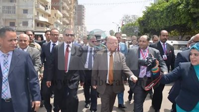 بالصور.. محافظ كفرالشيخ يستقبل وزير الثقافه لإفتتاح معرض القاهره الدولى للكتاب بدسوق 