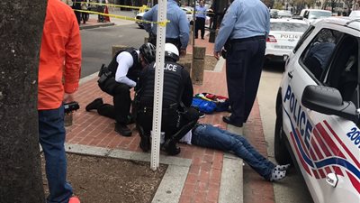 شرطة واشنطن تلقى القبض على المعتدين على 