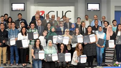 منح دراسية تخصصية لأوائل طلاب الجامعة الألمانية بالقاهرة