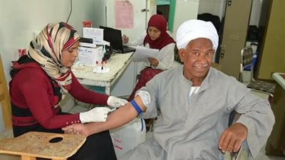 قافلة تحيا مصر للقضاء على فيروس سى تصل كيمان المطاعنة جنوب الأقصر