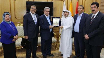 بالصور.. المستشار الثقافي الكويتي يشيد بالتطوير الهائل لمنشآت جامعة بني سويف