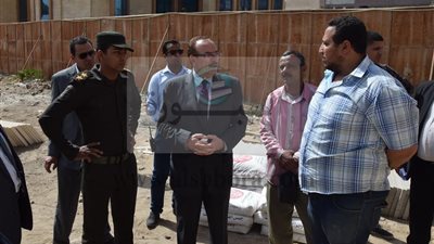 محافظ بني سويف يتابع الموقف التنفيذي لمشروعي مبنى ديوان المحافظة ومحور عدلي منصور