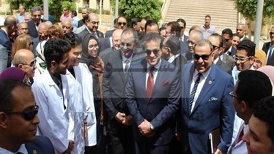 وزير التعليم العالي : نحتاج الي مليون مكان بالجامعات لمواكبة الزيادة السكانية