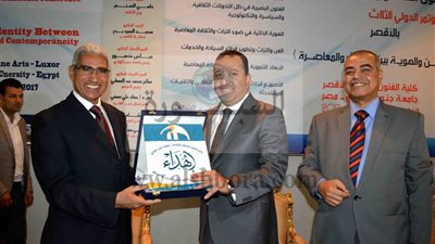 محافظ الأقصر ورئيس جامعة جنوب الوادى يشهدان المؤتمر الدولى للفنون التشكيلية وخدمة المجتمع