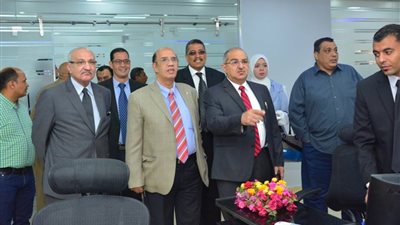 رئيس جامعة أسيوط يعلن بدء التشغيل التجريبي بنظام جديد بكاميرات المراقبة