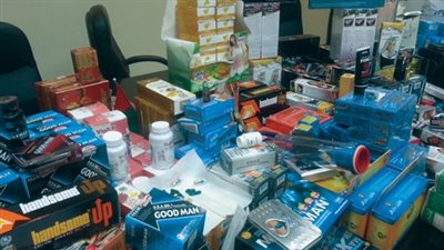 اجهزة الامن تضبط نحو74الف منشط جنسى بمخزن لدار مسنين